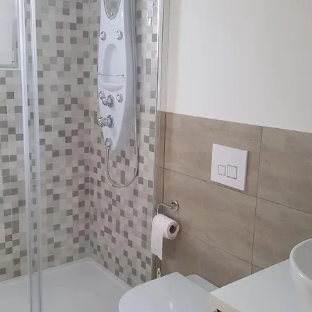 Un Passo Dal Mare 5*
