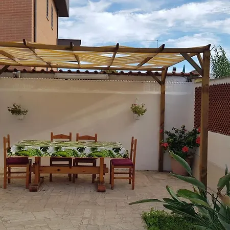 فندق مبيت وإفطار Un Passo Dal Mare فيوميتشينو