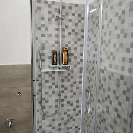 Un Passo Dal Mare فندق مبيت وإفطار فيوميتشينو