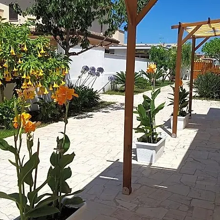 Un Passo Dal Mare Couette-café 4*